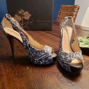 Guess platform heels